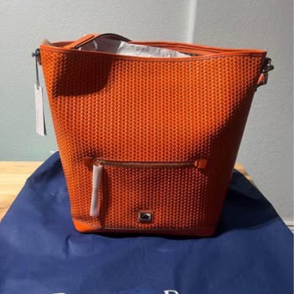 Dooney & Bourne (Large Tote/Bucket Bag) - Picture 1 of 6